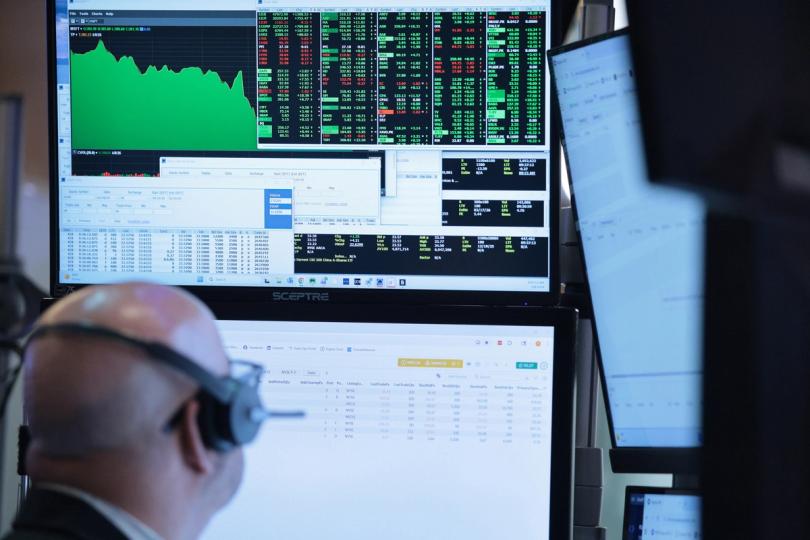 Nasdaq ve S&P 500 yeni rekor seviyelere yükselirken Bitcoin 75.000 dolarla sınırlandı