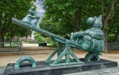 Bitcoin ve dolar neredeyse mükemmel bir karşıtlık içinde hareket ediyor. Neredeyse 4 yıldır bu kadar aşırı olmamıştı.