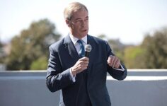 İngiltere’nin Farage’ı, Tether milyarderi Christopher Harborne’dan 6,7 milyon doların üzerinde hediyeyle ilgili standart soruşturmasıyla karşı karşıya