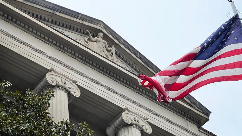 OneCoin kurbanları, dolandırıcılığın başlamasından on yıldan fazla bir süre sonra 40 milyon dolarlık cankurtaran halatına kavuştu