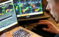 Polymarket’ın ana borsayı ABD’li yatırımcılara yeniden açmak için CFTC onayı istediği bildiriliyor