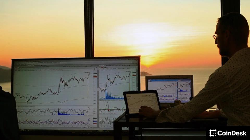 S&P 500 rekora ulaşırken Bitcoin istikrarlı ancak opsiyon piyasası barış ticaretini satın almıyor