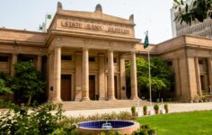 Pakistan yedi yıllık yasağı kaldırarak bankaların kripto sağlayıcılara hizmet vermesine izin verdi