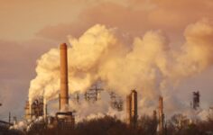 Türevler riskten kaçınma belirtileri gösterirken Bitcoin 80.000 dolarlık dirençle karşı karşıya