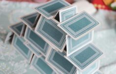 Bitcoin zayıf hacimde tırmanıyor ve ralliyi makro şoklara karşı savunmasız bırakıyor