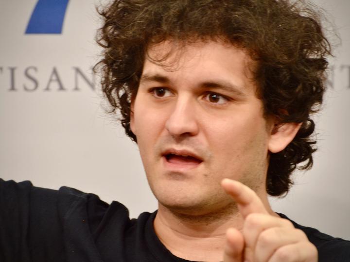 Sam Bankman-Fried yeniden yargılama talebini geri çekti. Adil bir yargılama yapılamayacağına inanıyor.