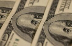 Kripto piyasaları, XRP ve SOL’un temel fiyat seviyelerinden geri dönmesiyle enflasyon verileri öncesinde durakladı