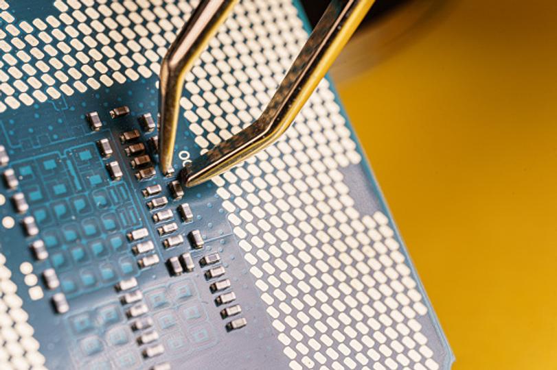 Sermaye yapay zekaya ve değerli metallere kaçarken Bitcoin 13. en büyük varlığa geriledi