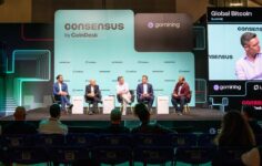 Panelistler, Spot Bitcoin ETF’lerinin erişimi çözdüğünü ancak saklama, danışmanlar ve tesisatın hala geciktiğini söylüyor