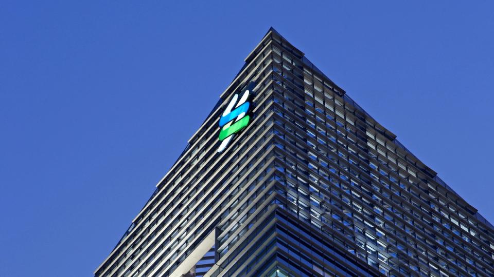 Standard Chartered, GSR’deki 1 milyar dolarlık değerleme hissesiyle kripto sektörüne daha da genişliyor