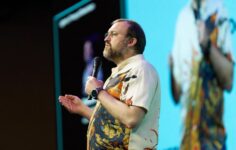 Hoskinson, yapay zeka ajanlarının 2035 yılına kadar insanlardan daha alakalı hale gelmesinin Big Tech’i ‘dehşete düşürdüğünü’ söylüyor
