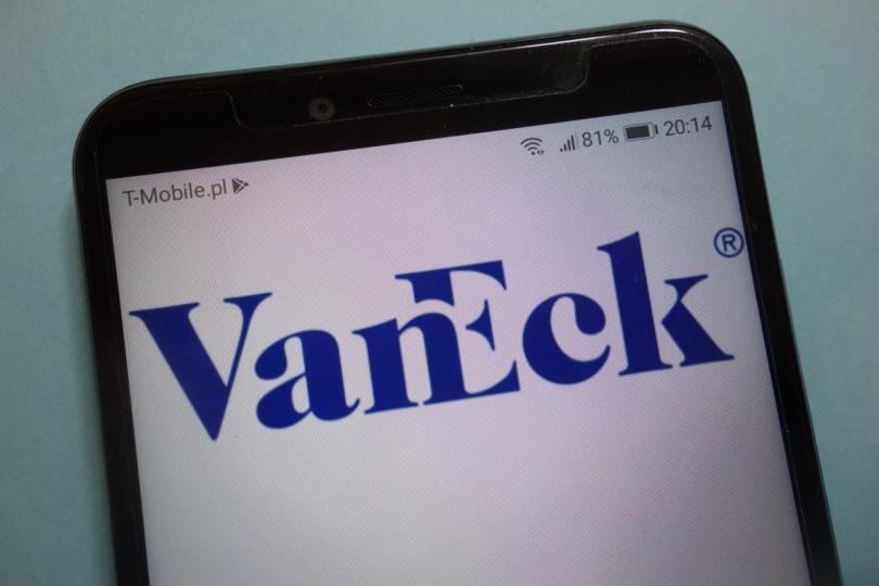 DeFi, Wall Street kurumlarını mahkemeye verirken VanEck’in tokenize edilmiş fonu Euler’e gidiyor