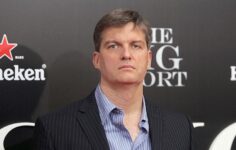 Michael Burry’nin hisse senedi çöküşü konusunda uyarmasıyla Bitcoin kısa süreliğine 82.000 $, SOL ve DOGE’ye yükseldi