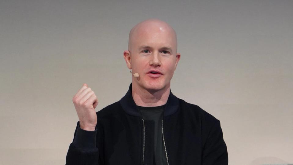 Yapay zeka, kripto şirketlerinin çalışma şeklini yeniden şekillendirirken Coinbase personelinin %14’ünü işten çıkarıyor