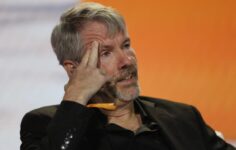 CryptoQuant, Michael Saylor’ın Strateji’nin Bitcoin alımlarını durdurması gerektiğini söylüyor