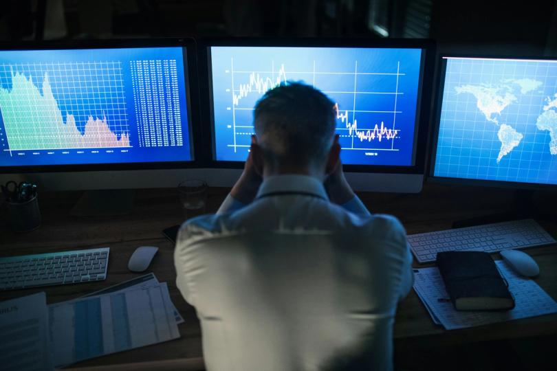 Teknoloji satışlarının riskli varlıkları aşağı çekmesiyle Bitcoin 63.000 dolara doğru geriledi