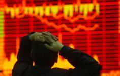 Canlı güncellemeler: Bitcoin erken kayıpları daralttı ve Nasdaq’ın %1’lik düşüşle toparlanmasıyla 62.000 dolara geri döndü