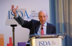 Eski SEC ve CFTC Başkanı Gary Gensler, tahmin piyasalarının eyalet düzenlemelerini geçersiz kılmadığını savunuyor