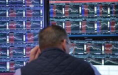 Yapay zeka ticareti yatırımcıların ilgisini ve sermayesini çekmeye devam ederken Bitcoin 60.000 doların altına düşüyor