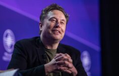 Elon Musk’un SpaceX hisseleri 135 dolardan fiyatlandırılarak şimdiye kadarki en büyük halka arzda 75 milyar dolar toplandı
