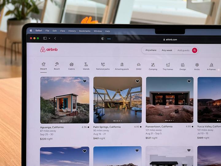 Airbnb CEO’su, X hesabının saldırıya uğradığını ve saldırganın tokenizasyon konusunda AI-slop yayınladığını söyledi