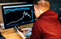 Bitcoin, 800 milyar dolarlık yapay zeka satışının kriptoyu büyük ölçüde etkilememesi nedeniyle 65.000 dolar civarında tutuyor