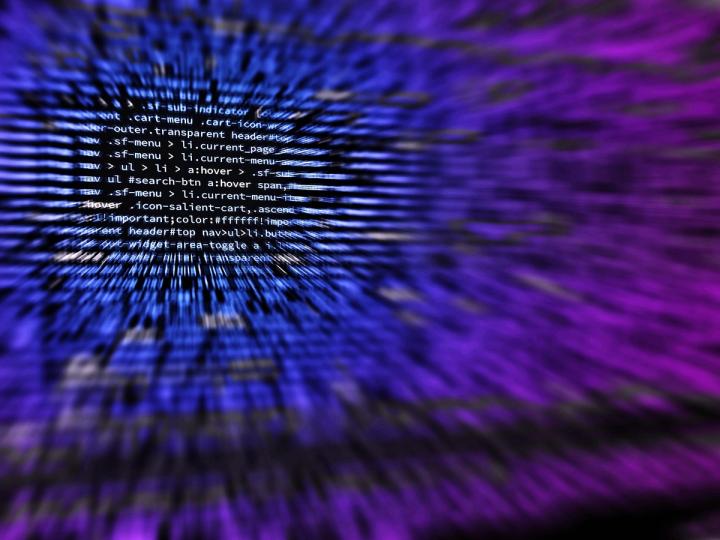 Çinli Kimi kodlama kriterinde Claude ve GPT’yi geride bırakırken Bitcoin yeni olumsuz rüzgarlarla karşı karşıya