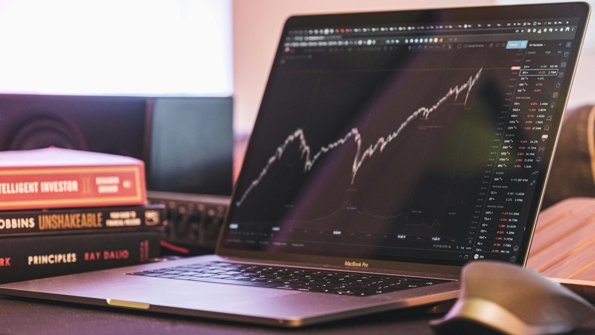 Ağustos ayında ruh hali olumsuz yönde değişirken Bitcoin 60.000 dolarlık satışla liderliğini sürdürüyor