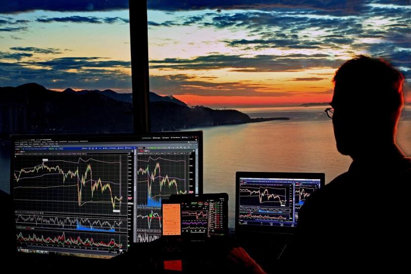Ether, Bitcoin’den iki kat daha sert düşüyor ve çip ticareti gevşedikçe HYPE %10 düşüyor