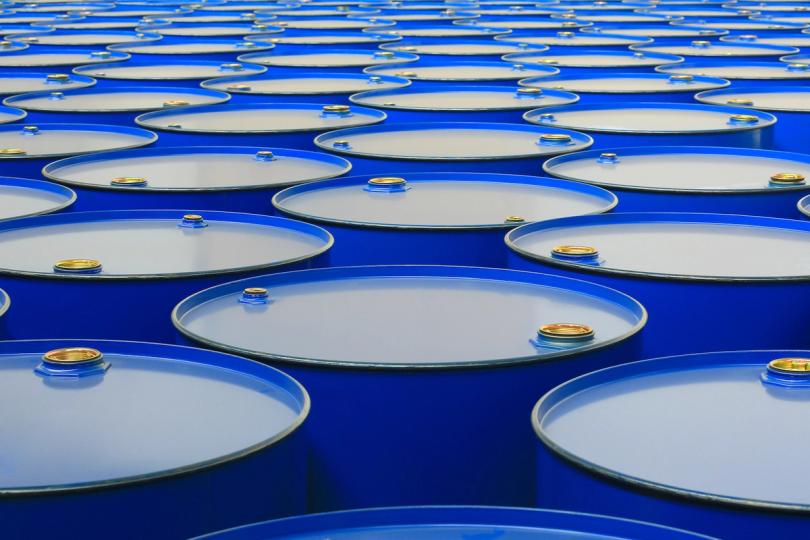 Petrolün bir ayın en yüksek seviyesine ulaşması ve Kimi AI satışlarının sürmesi nedeniyle Bitcoin 64.000 dolar civarında yatay seyrediyor