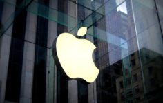 Davaya göre Apple, 875.000 dolarlık hırsızlık raporunun ardından sahte bitcoin cüzdanını App Store’da tuttu