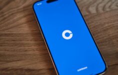 Coinbase, ikinci çeyrek gelir tahminlerini kaçırdıktan sonra %5 düştü