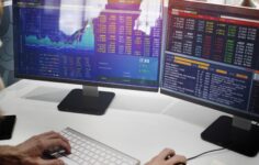 Bitcoin, %0,5 düşüşe karşın %2,6 artışla S&P 500 karşısında nadir görülen bir galibiyet elde etti