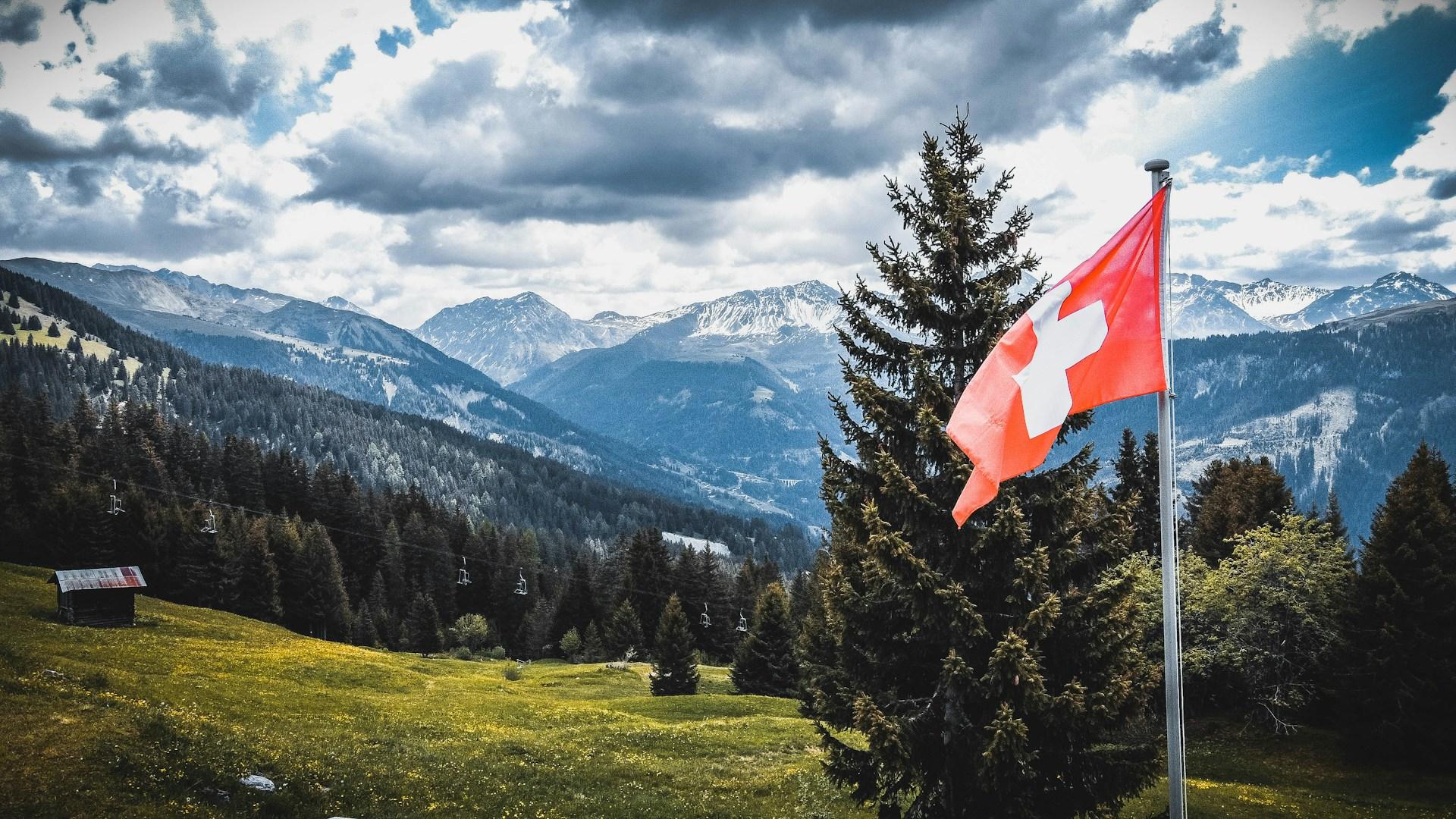 Swissquote, ilk yarıda kripto gelirinin düşmesi ve hisselerin düşmesiyle tüm yıl rehberliğini kesti