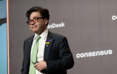Bitmine’in ETH satın alımı, Tom Lee’nin şirketinin sermayeyi hisse geri alımlarına kaydırmasıyla yavaşlıyor