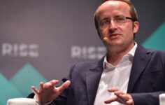 Crypto.com, kripto borsalarının hisse senetlerine yönelmesiyle birlikte tokenleştirilmiş hisse senedi türevlerini kullanıma sunuyor