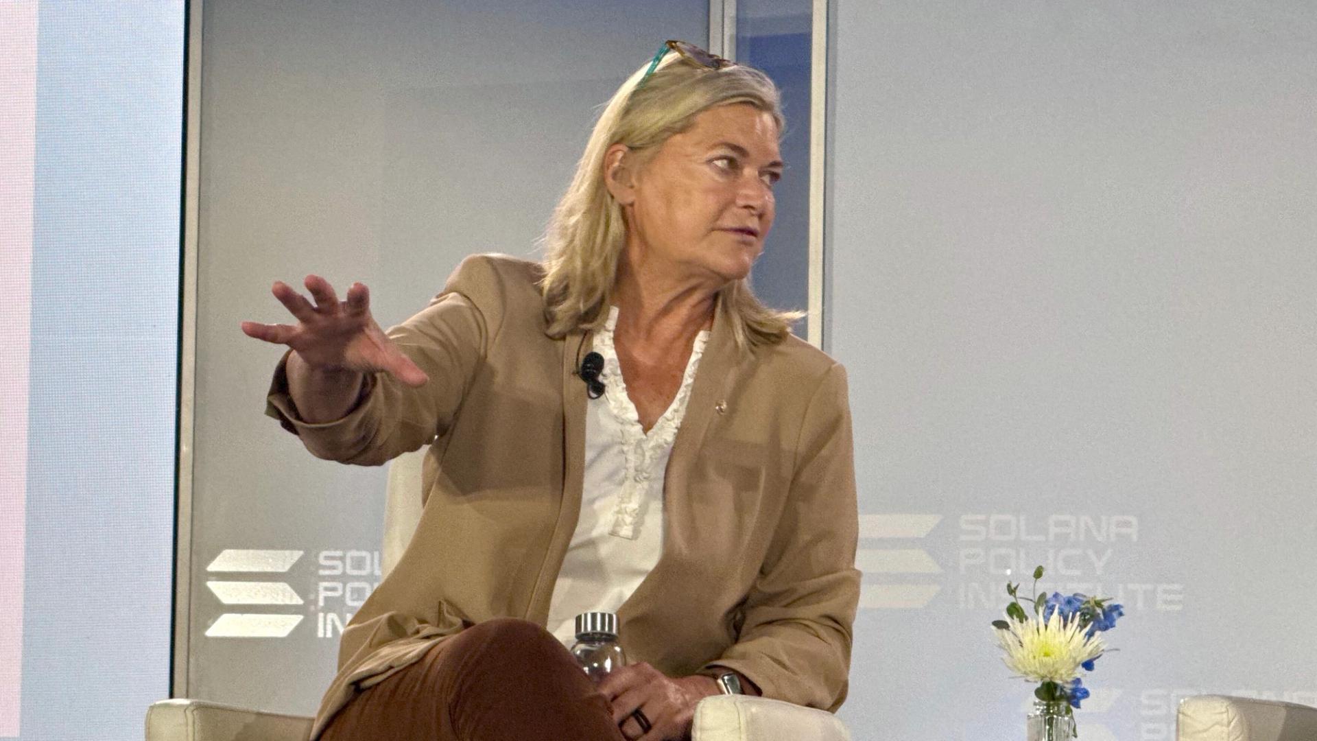 U.S. Senator Lummis says Democrats won’t quit asking for more on crypto Clarity Act