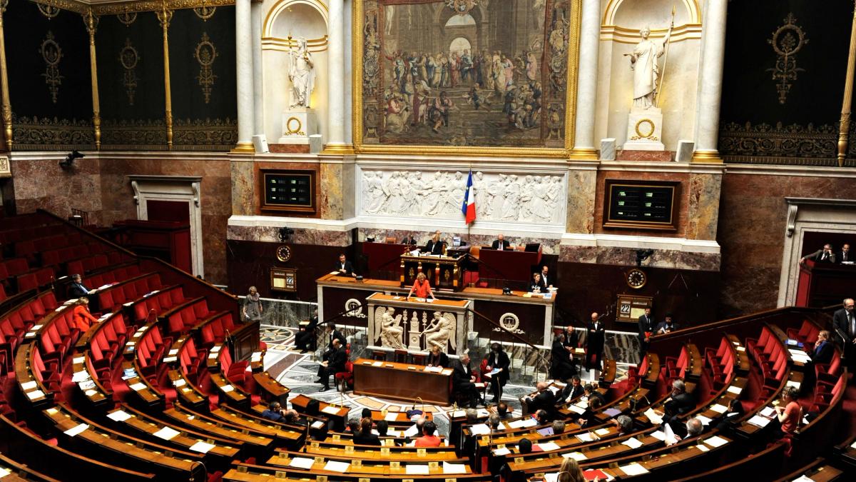 Proposed 31.4% French tax on regulated stablecoins could drive crypto traders offshore