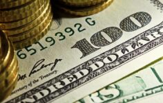 Bitcoin shows signs of weakness while Ripple’s bank win fails to bolster XRP